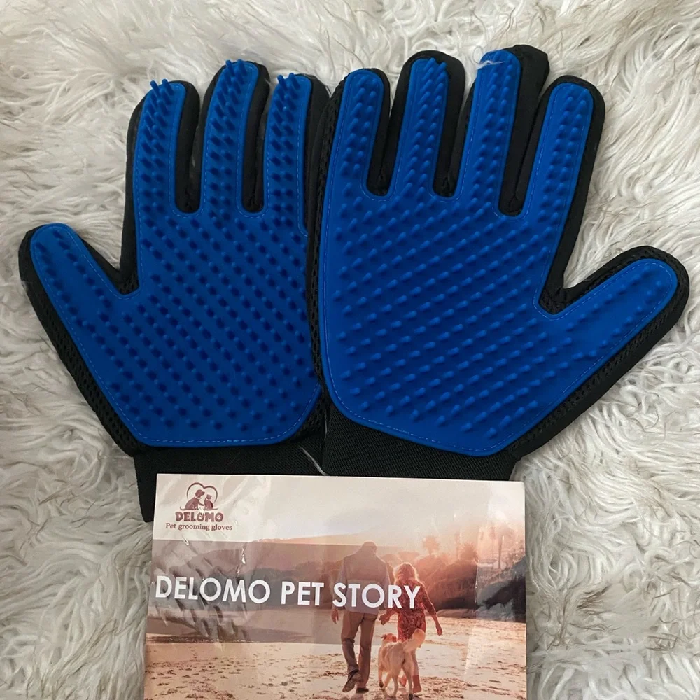 Delomo Pet Grooming and Deshedding Gloves